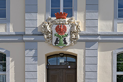 ARH - Zwei restaurierte bauzeitliche Erstfassungen der Wandfassungen + Wappen