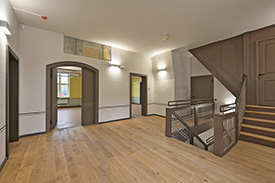 ARH - Zentralfoyer mit restaurierter Treppe